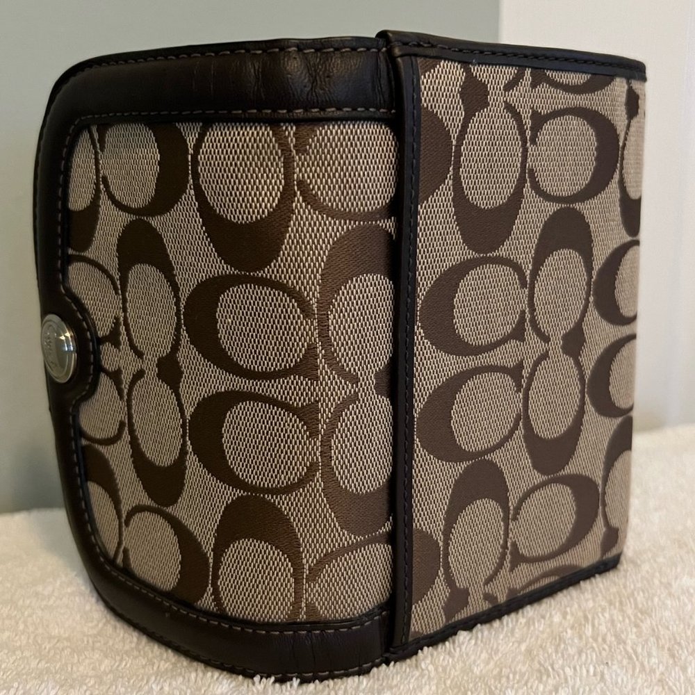 COACH Wallet - 10 Card Holder (NWOT)